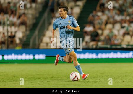 Inigo Cordoba beim LaLiga 2 Hypermotion Spiel zwischen Teams von Cordoba CF und Burgos CF im Estadio Nuevo Arcangel (Maciej Rogowski) Stockfoto