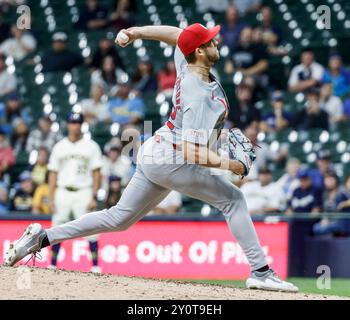 Miwaukee, Usa. September 2024. Matthew Liberatore wirft im neunten Inning des MLB-Spiels zwischen den St. Louis Cardinals und den Milwaukee Brewers im American Family Field in Milwaukee, WI am Dienstag, den 3. September 2024. Foto: Tannen Maury/UPI. Quelle: UPI/Alamy Live News Stockfoto