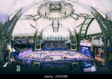 PARIS, FRANKREICH - 03. SEPTEMBER: Überblick während des Fechten-Wettbewerbs im Grand Palais der Paralympischen Sommerspiele 2024 am 03. September 2024 in Paris, Frankreich. (Foto: Mika Volkmann) Stockfoto