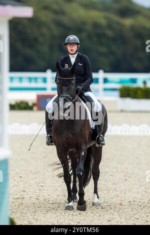 PARIS, FRANKREICH – 03. SEPTEMBER: Heidemarie DRESING (GER), Startclass II tritt während der Para Equestrian (Dressur) Wettbewerbe im Chaeteau de Versailles der Paralympischen Sommerspiele 2024 am 03. September 2024 in Paris auf. (Foto: Mika Volkmann) Stockfoto