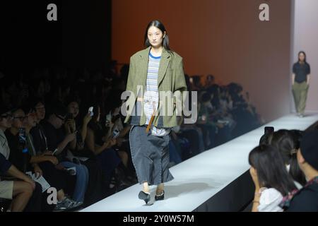 Das Bild zeigt die Szene der Fashion Week Catwalk Show. Seoul, Südkorea.3. September 2024. Die 2025 S/S Seoul Fashion Week wurde am Morgen des 3. September 2024 im Dongdaemun Design Plaza (DDP) in Seoul eröffnet. Credit: Liu Xu/China News Service/Alamy Live News Stockfoto