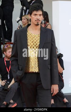 Omar Apollo bei der Premiere des Kinofilms Queer auf der Biennale di