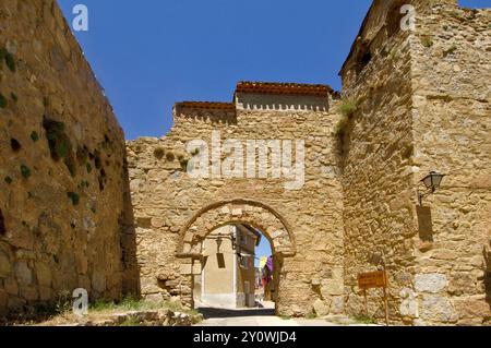 Tor zu Virgen, Cañete, Provinz Cuenca, Kastilien-La Mancha, Spanien Stockfoto