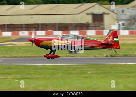 Die zusätzlichen 330 Flugzeuge des Royal Jordanian Falcons International Display Team RJF02 landen bei der RAF Fairford, nachdem sie beim RIAT gezeigt wurden Stockfoto