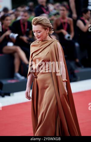 VENEDIG, ITALIEN – 03. SEPTEMBER: Lesley Manville besucht den „Queer“-roten Teppich während des 81. Internationalen Filmfestivals von Venedig am 03. September 2024 Stockfoto