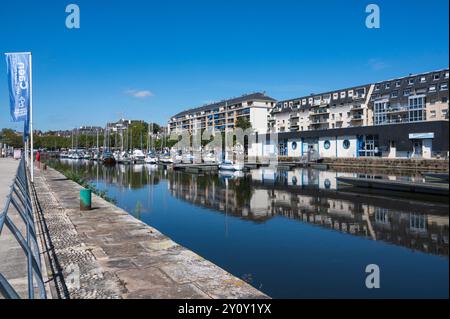 Blick auf den Hafen von Caen, vom Quai Vendeuvre France Stockfoto