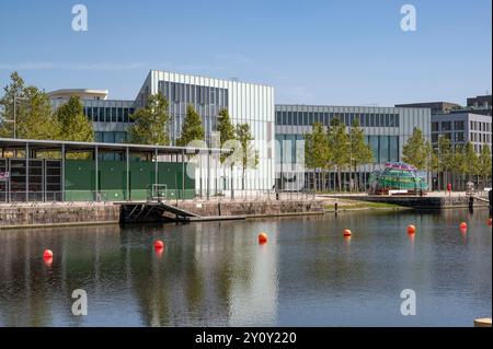 Blick auf den Hafen von Caen, vom Quai Vendeuvre France Stockfoto