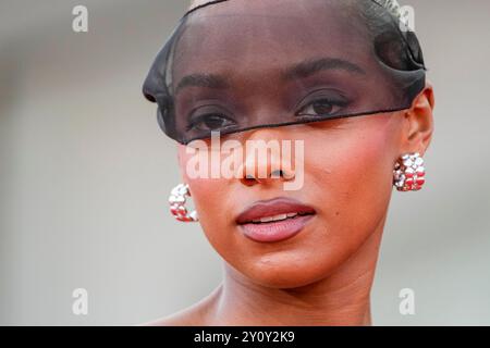 Venedig, Italien. 30. August 2024. Sophie Wilde besucht einen roten Teppich für den Film Babygirl während des 81. Internationalen Filmfestivals von Venedig. Quelle: SOPA Images Limited/Alamy Live News Stockfoto