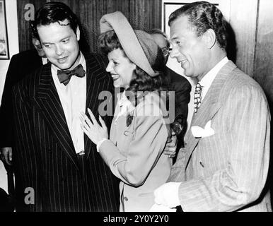 Die Hochzeit von Orson Welles und Rita Hayworth mit dem besten Mann Joseph Cotten in Santa Monica, Kalifornien - 7. September 1943 Stockfoto