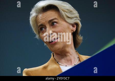 Brüssel, Belgien September 2024. Pressekonferenz über die Veröffentlichung des Abschlussberichts des Strategischen Dialogs über die Zukunft der EU-Landwirtschaft unter Teilnahme der Präsidentin der Europäischen Kommission, Ursula von der LEYEN, und des Vorsitzenden des Strategischen Dialogs, Professor Peter STROHSCHNEIDER, am 4. September 2024 in Brüssel, Belgien. Quelle: ALEXANDROS MICHAILIDIS/Alamy Live News Stockfoto