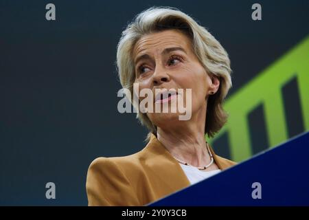 Brüssel, Belgien September 2024. Pressekonferenz über die Veröffentlichung des Abschlussberichts des Strategischen Dialogs über die Zukunft der EU-Landwirtschaft unter Teilnahme der Präsidentin der Europäischen Kommission, Ursula von der LEYEN, und des Vorsitzenden des Strategischen Dialogs, Professor Peter STROHSCHNEIDER, am 4. September 2024 in Brüssel, Belgien. Quelle: ALEXANDROS MICHAILIDIS/Alamy Live News Stockfoto