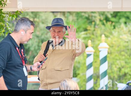 Venedig, Italien. September 2024. 81. Venedig Filmfestival in Venedig, Italien, am 3. September 2024. Sterne am Lido Tag 7 Claud Lelouch, 1. Internationale Filmfestspiele Venedig 2024 - 20240903 PD1709 Credit: APA-PictureDesk/Alamy Live News Stockfoto