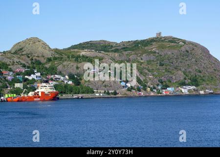 Signal Hill aus Sicht von St. Johns Harbour, neufundland. Der Standort der erfolgreichen drahtlosen Übertragung, die Guglielmo Marconi empfangen hat Stockfoto