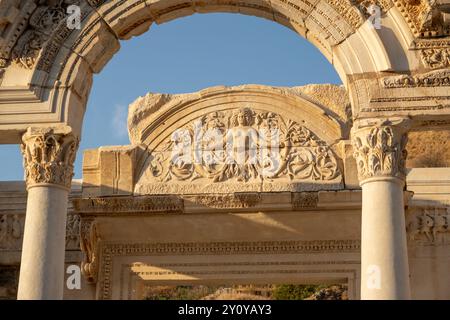 Tempel des Hadrian in der antiken Stadt Ephesus in Kusadasi Stockfoto