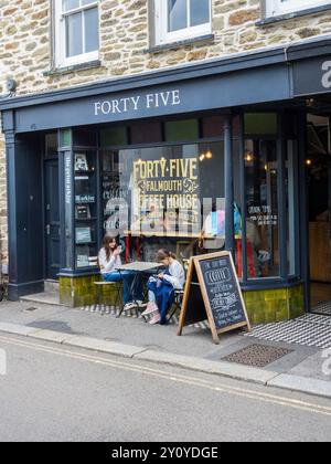 Fünfundvierzig, Falmouth Coffee House, Falmouth, Cornwall, England, GROSSBRITANNIEN, GB. Stockfoto