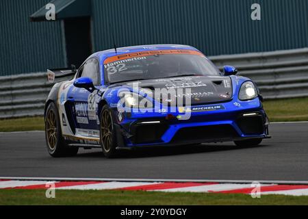 Ethan Hammerton, Porsche 718 Cayman GT4 RS Clubsport, Team Omologato mit Graves Motorsport, Porsche Sprint Challenge Great Britain 2024, ein einziges märz Stockfoto