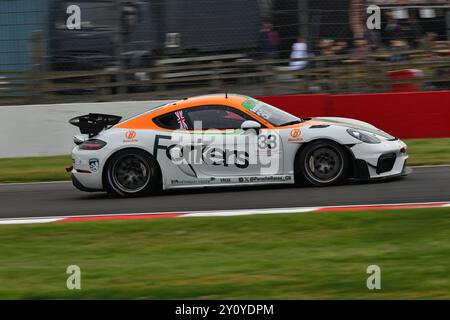 Reece Somerfield, Porsche 718 Cayman GT4 RS Clubsport, Breakell Racing, Porsche Sprint Challenge Großbritannien 2024, eine einzige Markenserie mit allen D Stockfoto