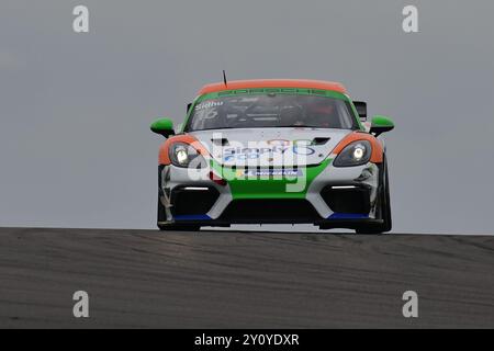 Bal Sidhu, Porsche 718 Cayman GT4 RS Clubsport, Xentek Motorsport, Porsche Sprint Challenge Great Britain 2024, eine einzige Markenserie mit allen Fahrern Stockfoto