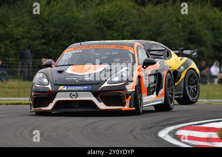 Sebastian Hopkins, Porsche 718 Cayman GT4 RS Clubsport, Team Parker Racing, Porsche Sprint Challenge Great Britain 2024, eine einzelne Markenserie mit einem Stockfoto