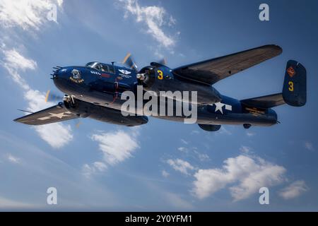 Der B-25 PBJ der Air Force wurde 2024 auf der Legacy of Liberty Airshow auf der Holloman Air Force Base in der Nähe von Alamogordo, New Mexico, als Devil Dog bezeichnet. Stockfoto