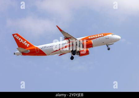 Airbus A320-251N (REG: G-UZHA) von der Start- und Landebahn 13. Stockfoto