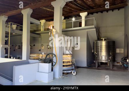 Im modernen Weingut der Bodega Nanni Winery in Cafayate, Argentinien. Stockfoto