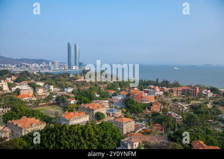 Panoramablick auf die Insel Gulangyu in Xiamen, China, Kopierraum für Text Stockfoto