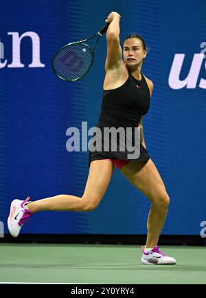 Flushing NY, USA. September 2024. **KEINE ZEITUNGEN** Aryna Sabalenka vs Qinwen Zheng im Arthur Ashe Stadium im USTA Billie Jean King National Tennis Center am 3. September 2024 in Flushing Queens. Quelle: Mpi04/Media Punch/Alamy Live News Stockfoto