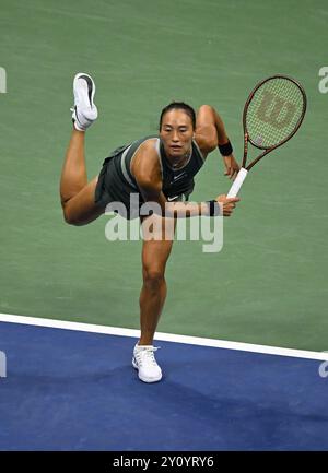 Flushing NY, USA. September 2024. **KEINE ZEITUNGEN** Aryna Sabalenka vs Qinwen Zheng im Arthur Ashe Stadium im USTA Billie Jean King National Tennis Center am 3. September 2024 in Flushing Queens. Quelle: Mpi04/Media Punch/Alamy Live News Stockfoto