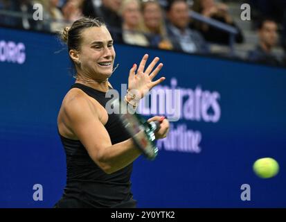 Flushing NY, USA. September 2024. **KEINE ZEITUNGEN** Aryna Sabalenka vs Qinwen Zheng im Arthur Ashe Stadium im USTA Billie Jean King National Tennis Center am 3. September 2024 in Flushing Queens. Quelle: Mpi04/Media Punch/Alamy Live News Stockfoto