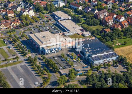 Luftbild, Westpress Arena und beta Finanz Eissportarena Eissporthalle mit Moderniesierung und Renovierungsarbeiten, hinten Einkaufszentrum mit Aldi und Edeka Supermarkt, Parkplätze, Uentrop, Hamm, Ruhrgebiet, Nordrhein-Westfalen, Deutschland ACHTUNGxMINDESTHONORARx60xEURO *** Luftansicht, Westpress Arena und Beta Finanz Eissportarena mit Modernisierungs- und Renovierungsarbeiten, hinter Einkaufszentrum mit Aldi und Edeka Supermarkt, Parkplätze, Uentrop, Hamm, Ruhrgebiet, Nordrhein-Westfalen, Deutschland ACHTUNGxMINDESTHONORARx60xEURO Stockfoto