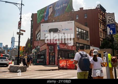 Werbung für das Google Pixel 9 Pro Smartphone und Gemini AI am Mittwoch, den 14. August 2024 in Greenwich Village in New York. (© Richard B. Levine) Stockfoto