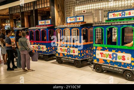 Toys R US Novelty Zugfahrt in der American Dream Mall in East Rutherford, NJ am Samstag, den 31. August 2024. (© Richard B. Levine) Stockfoto