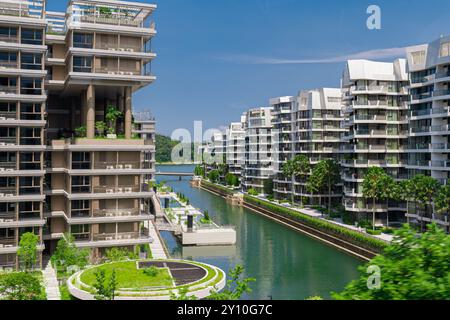 Singapur - 13. Juni 2024: Wunderschöner Morgen in Keppel Bay Luxury Residences. Keppel Bay ist das Juwel an der Südküste Singapurs Stockfoto