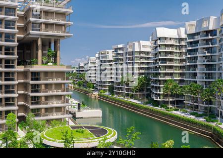 Singapur - 13. Juni 2024: Wunderschöner Morgen in Keppel Bay Luxury Residences. Keppel Bay ist das Juwel an der Südküste Singapurs Stockfoto