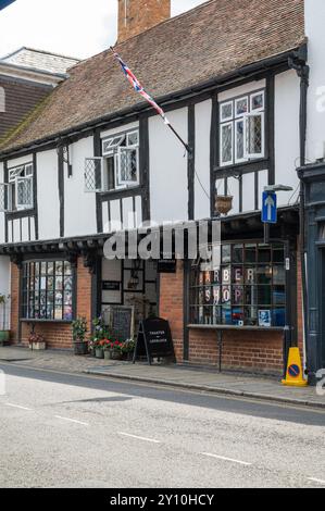 Außenansicht des Thaxter & Lovelock Gentlemen's Barber Salon Shop (früher Thaxter & Stovell) auf der High Street Eton Buckinghamshire England Großbritannien Stockfoto