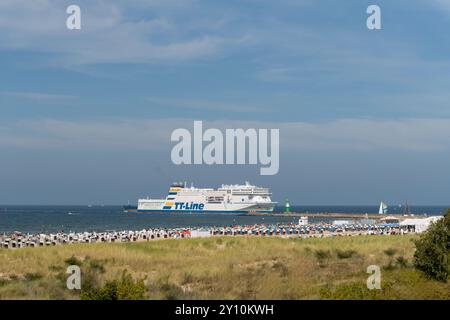 Das Ro-Ro-Passagierschiff NILS HOLGERSSON nähert sich dem Hafen Rostock in Mecklenburg-Vorpommern Stockfoto