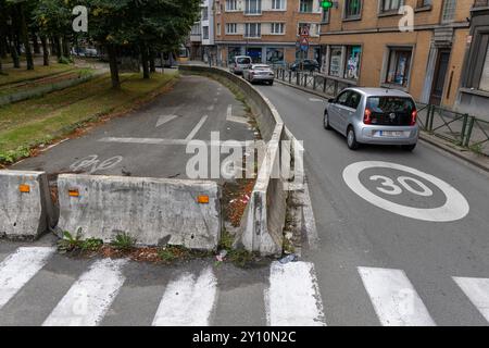 Brüssel, Belgien September 2024. Ein verbarrikadierter Radweg, am Mittwoch, den 4. September 2024 in Brüssel. BELGA FOTO NICOLAS MAETERLINCK Credit: Belga News Agency/Alamy Live News Stockfoto