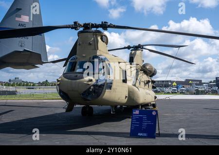 Farnborough, Hampshire - 26. Juli 2024: Farnborough International Airshow Friday United States Army Boeing Chinook CH-47F Stockfoto