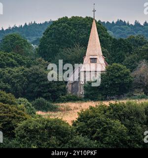 Blick in Richtung St Pancras Church, Arlington, vom Arlington Reservoir, in der Nähe von Polegate, East Sussex Stockfoto