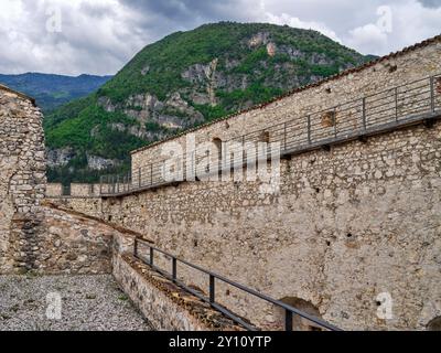 Castel Beseno nahe Rovereto Stockfoto