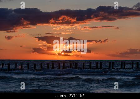 Abendstimmung an der Ostsee kurz vor Sonnenuntergang, Zingst, Mecklenburg-Vorpommern, Deutschland Stockfoto