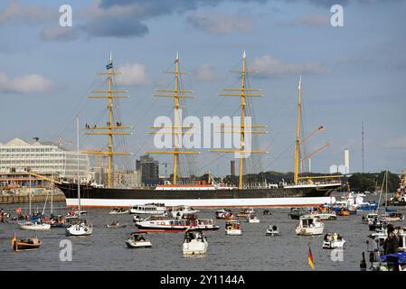 Europa, Deutschland, Hansestadt Hamburg, Hafen, Elbe, Ankunftsparade der restaurierten windjammer Peking, 1911 in Hamburg gebauter Viermeister, Flying P-Liner der Reederei F. Laeisz, Frachtschiff Stockfoto