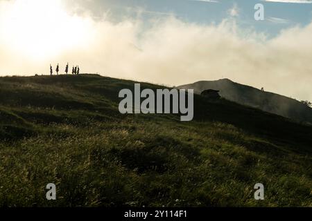 Yoga am Abend auf der Colle di Tenda Stockfoto