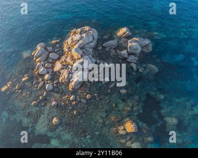 Granitfelsen am Strand Tamaricciu, Palombaggia, Porto Vecchio, Corse-du-Sud, Korsika, Frankreich Stockfoto