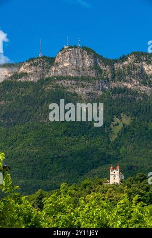 Gleifkapelle bei St. Michael und Monte Penegal (1737 m), Eppan, Südtiroler Weinstraße, Provinz Bozen, Südtirol, Trentino-Südtirol, Italien, Italien Stockfoto