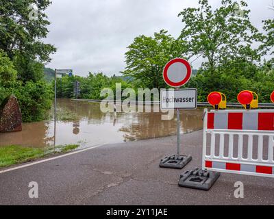 Hochwasser der Saar in Staadt, Kastel-Staadt, Saarflut nach Starkregen am Pfingsttag 2024, Saartal, Naturpark Saar-Hunsrück, Rheinland-Pfalz, Deutschland Stockfoto