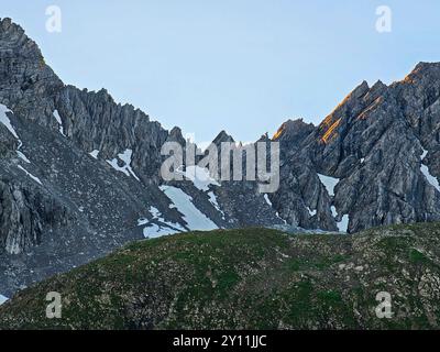 Blick von der Memminger Hütte (2242m) zur Seescharte, Weitwanderweg E5 von Oberstdorf nach Meran, Lechtaler Alpen, Tirol, Österreich Stockfoto