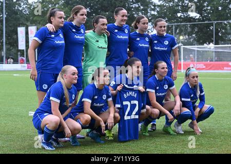 ENSCHEDE - Teamfoto Cardiff City FC beim UEFA Champions League-Spiel zwischen dem FC Twente und Cardiff City im Sportpark Schreurserve am 4. September 2024 in Enschede, Niederlande. ANP | Hollandse Hoogte | GERRIT VAN KEULEN Stockfoto