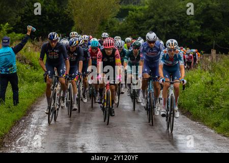 Cotiello, Spanien. 4. September 2024 - Leiter von Peloton.. Vuelta Ciclista A España 2024. Quelle: Javier Fernández Santiago / Alamy Live News Stockfoto